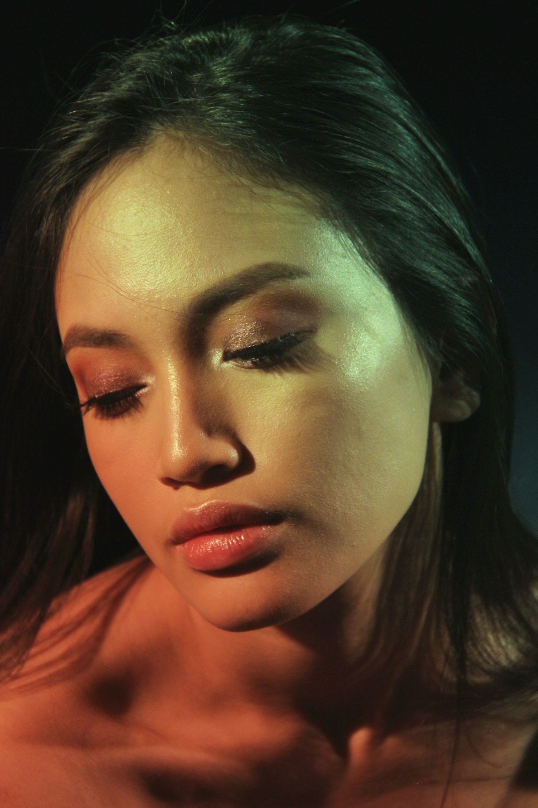 Modern Y2K Makeup Look